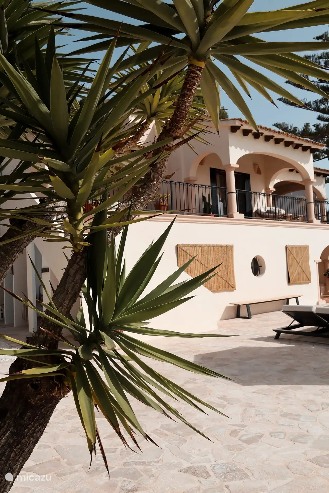 Rückseite von La Casa Calma