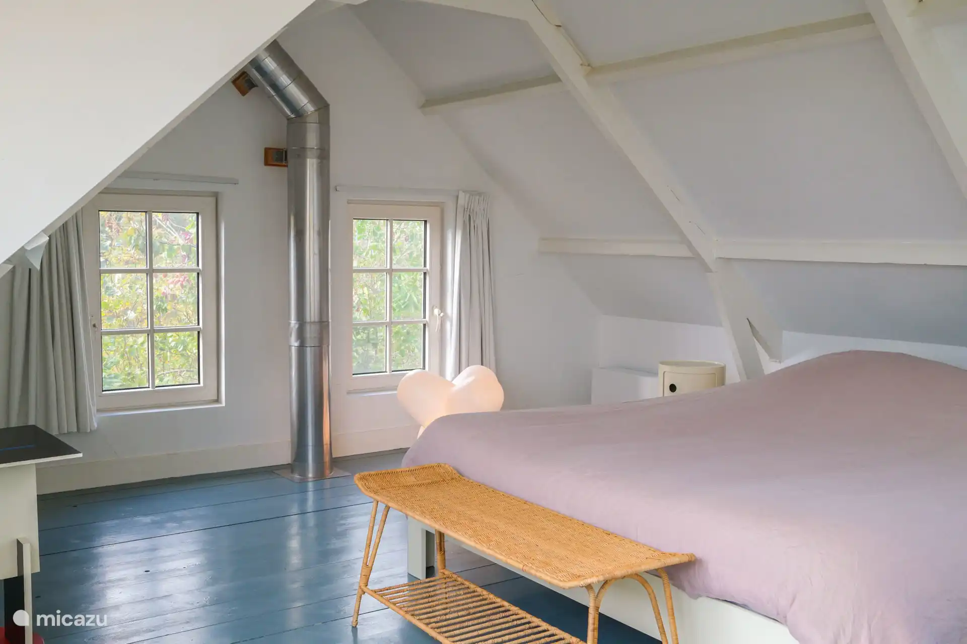 Das größte Schlafzimmer im Obergeschoss mit einem Doppelbett von 180 cm