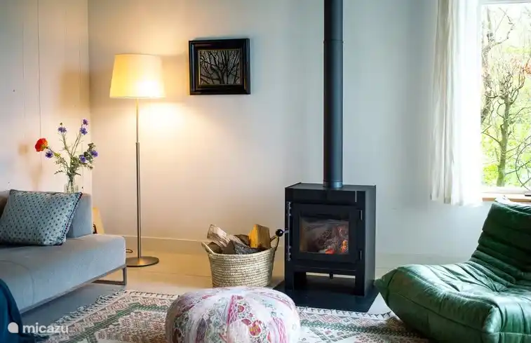 Das Esszimmer mit Holzofen