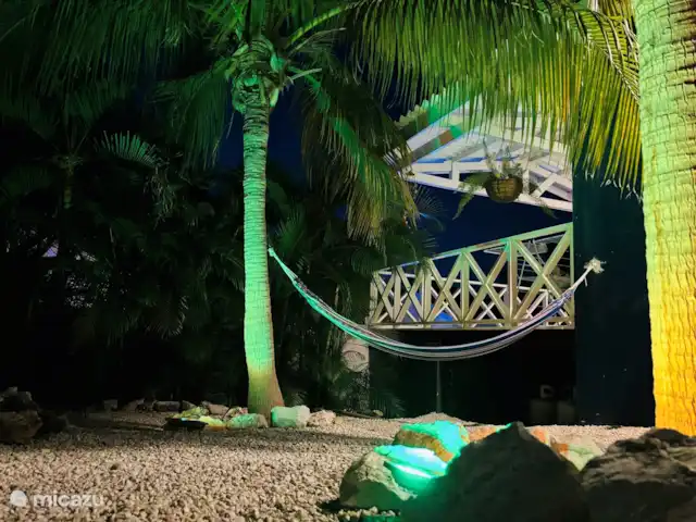 vakantiehuis huren in Curaçao, Banda Ariba (oost), Cas Grandi – Mini resort Kaya Verdi - Blenchi 4p Tropische tuin by night