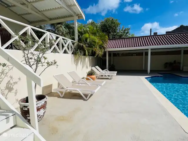 vakantiehuis huren in Curaçao, Banda Ariba (oost), Cas Grandi – Mini resort Kaya Verdi - Blenchi 4p Lounge hoek