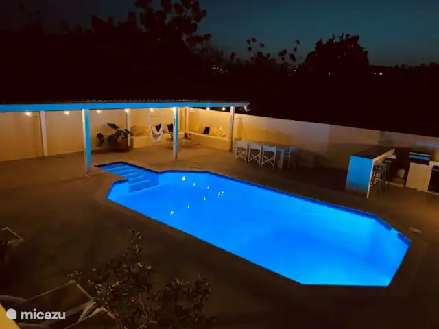 vakantiehuis huren in Curaçao, Banda Ariba (oost), Cas Grandi – Mini resort Kaya Verdi - Blenchi 4p Zwembad by night