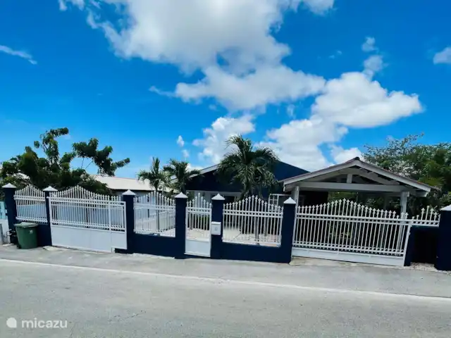 vakantiehuis huren in Curaçao, Banda Ariba (oost), Cas Grandi – Mini resort Kaya Verdi - Blenchi 4p Voorkant van het resort