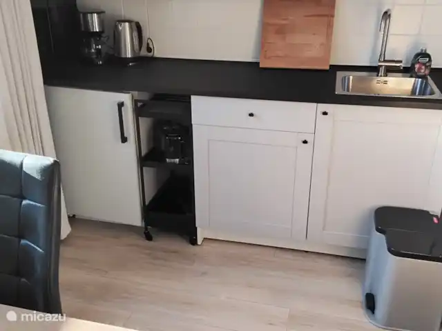 Hochwald-Balkon huren in Duitsland, Nedersaksen, Bad Sachsa - appartement Kitchenette, je kunt koken op 2.inductieplaten, deze zijn op te bergen om zo meer ruimte op het aanrecht te hebben.