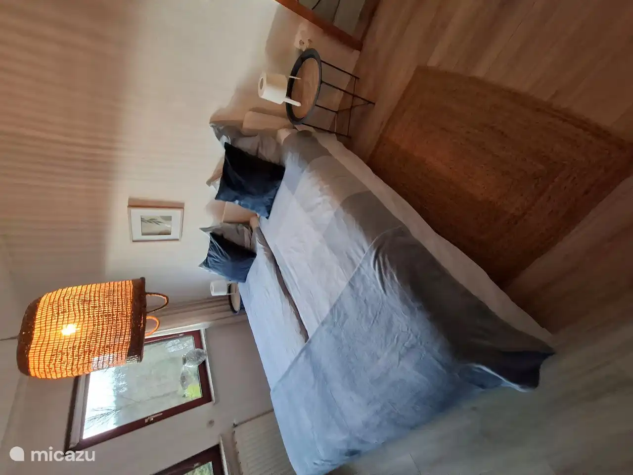 Schlafzimmer mit Doppelbett 180 x 200 cm