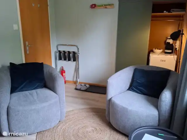 Hochwald En Suite | Allemagne, Basse-Saxe, Bad Sachsa - pension / maison d’hôtes / chambre privée Lit double, beaux fauteuils pivotants relaxants