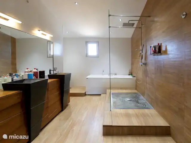 Location de Vacances France, Aude, Narbonne, villa - VILLA MODERNE AVEC PISCINE