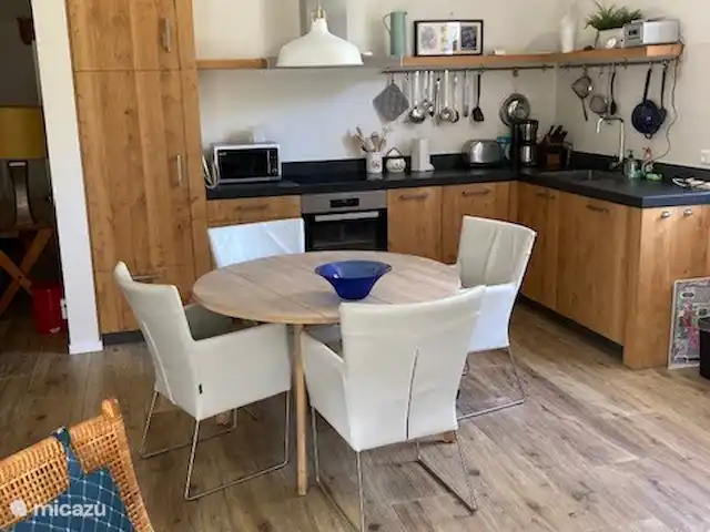 Location de Vacances Pays-Bas, Drenthe, Diever, maison de vacances - Appartement Hoeve a/d Zuurlanderes 1 La salle à manger avec cuisine