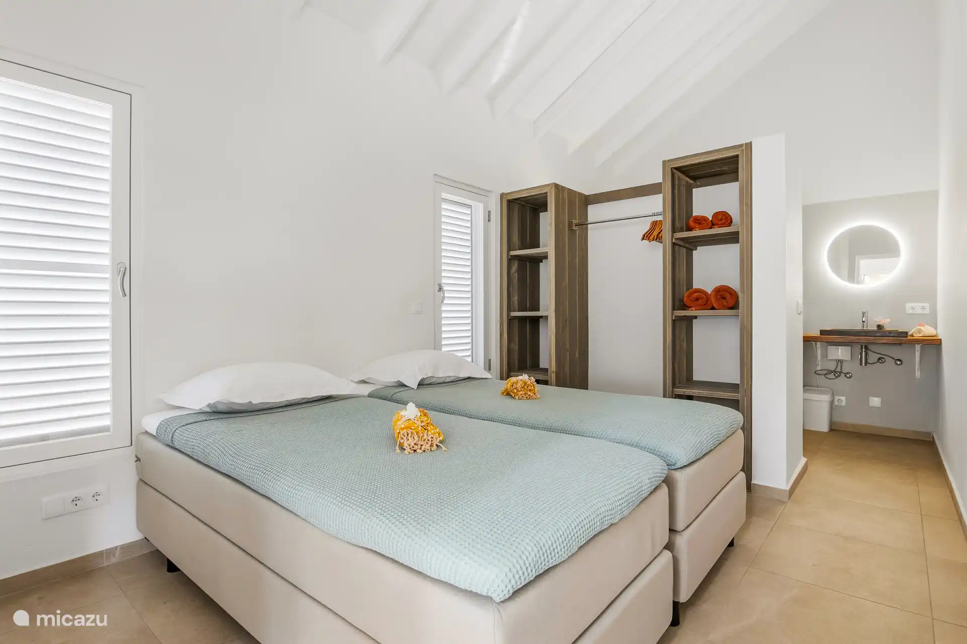 Villa Awa - slaapkamer 2 met badkamer ensuite