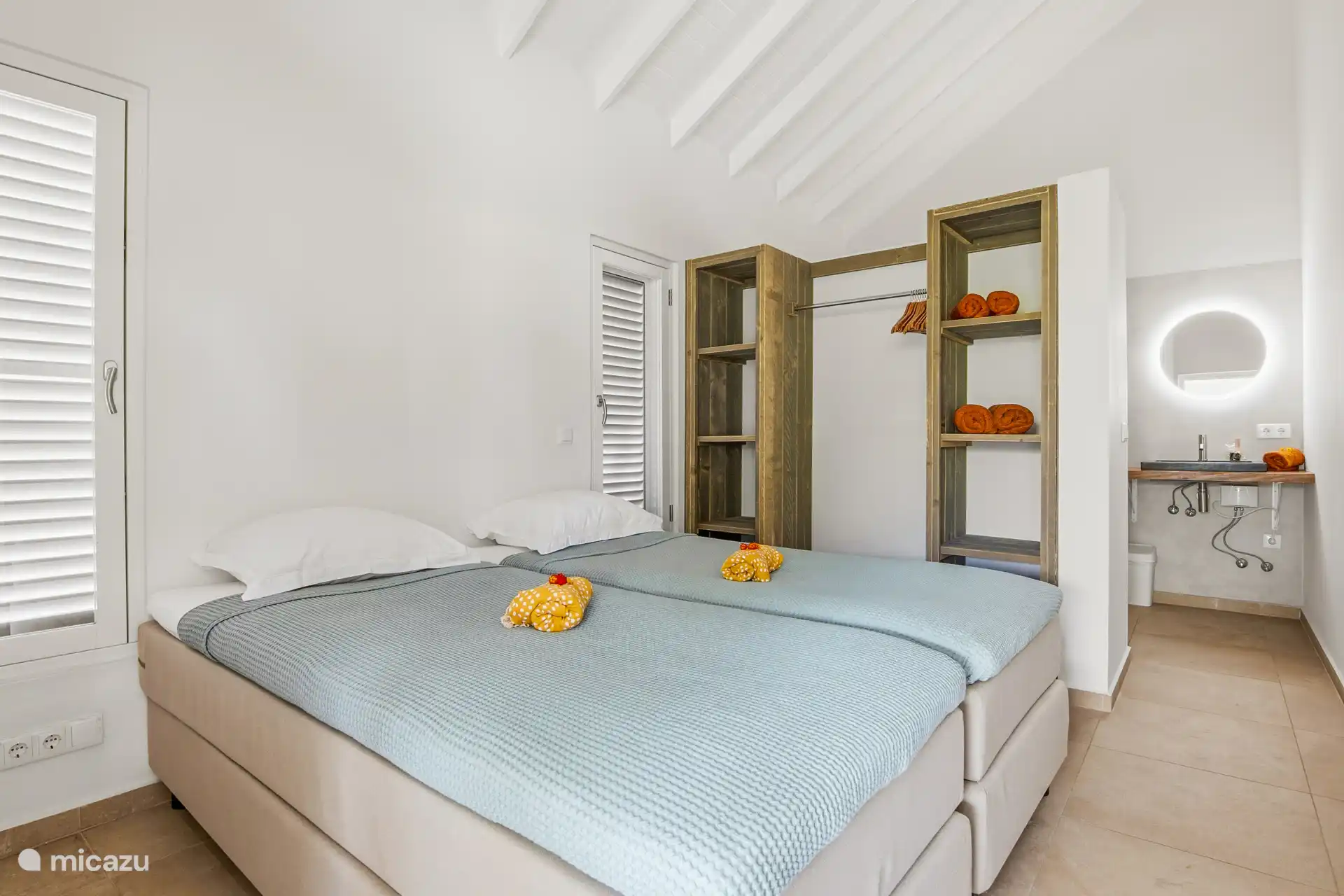 Villa Blenchi - slaapkamer 2 met badkamer ensuite