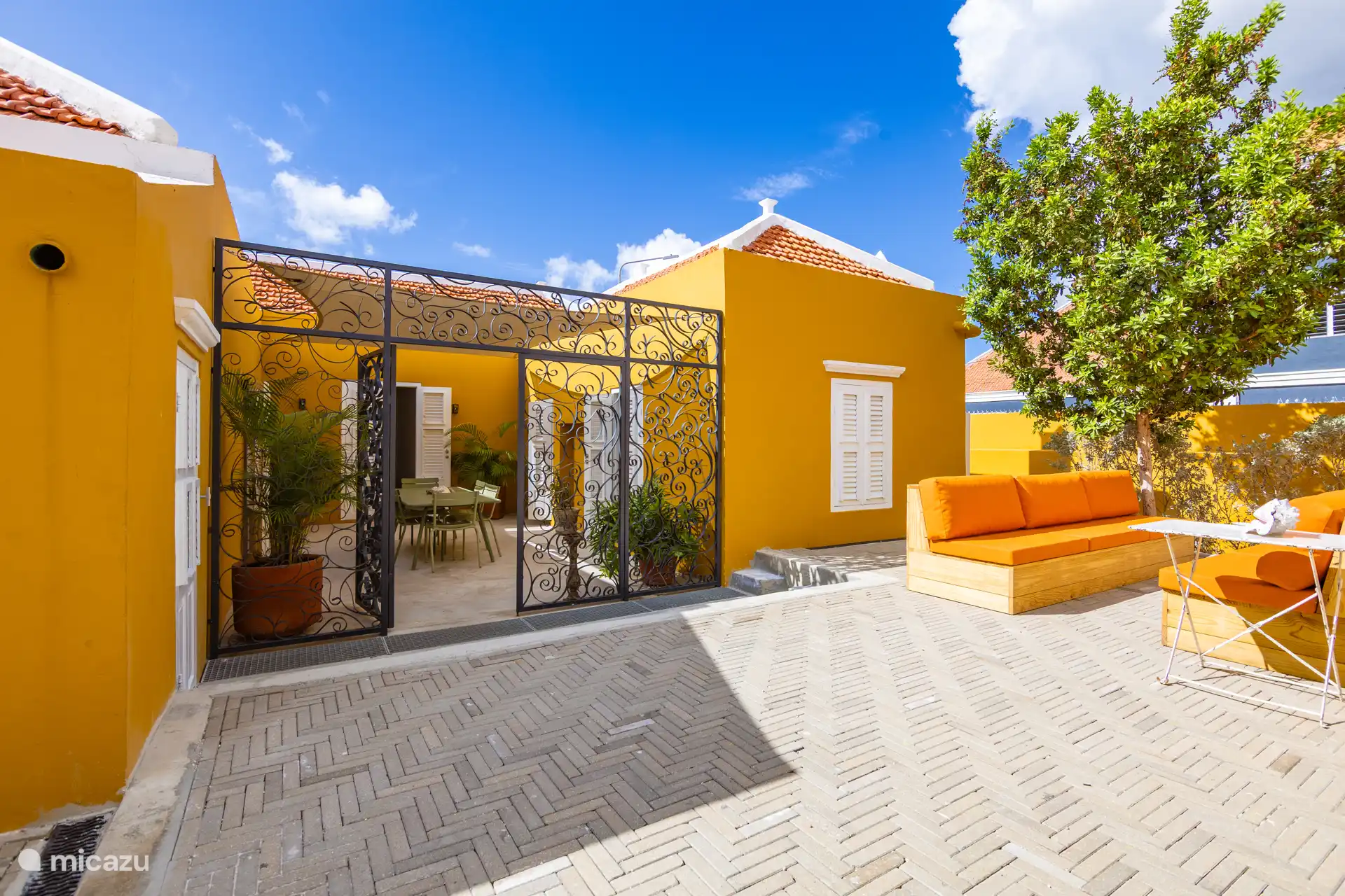 Monumentale stadsvilla - binnenplaats en gemeenschappelijk zitgedeelte