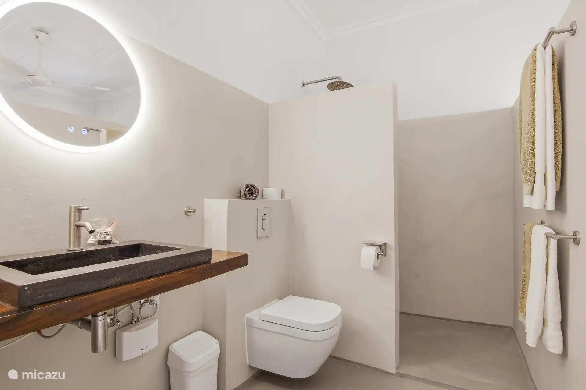 Monumentale stadsvilla - slaapkamer 4 met badkamer ensuite