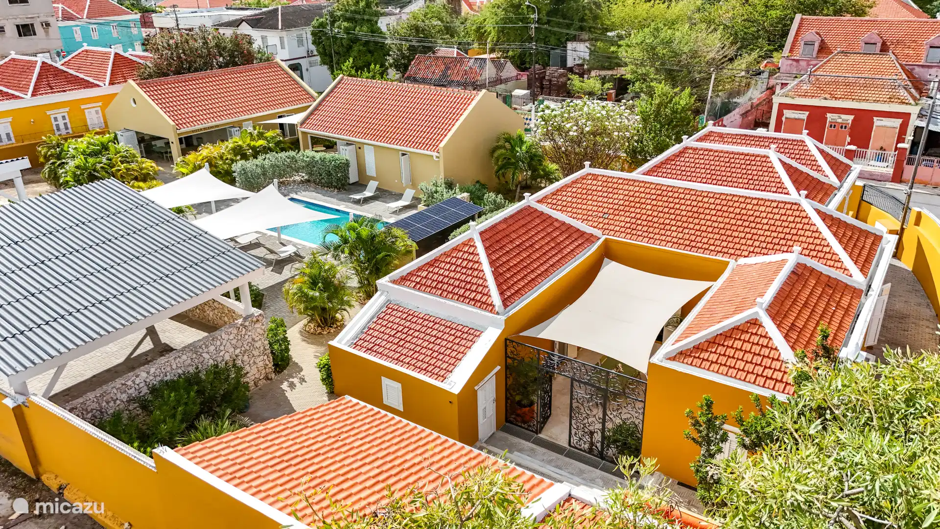 Monumentale stadsvilla - achterzijde met toegang binnenplaats