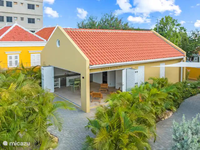 Resort privé Curaçao pour les groupes | Curaçao, Curaçao-Centre, Willemstad - villa Villa Blenchi : villa individuelle dans un jardin luxuriant, avec cuisine ouverte, terrasse abritée et à distance de marche de la piscine centrale