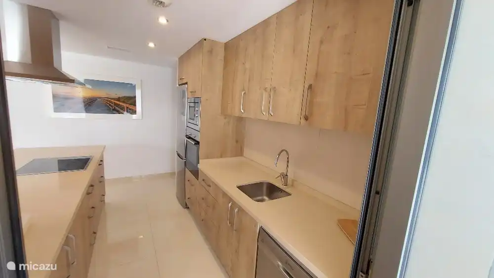 volledig ingerichte keuken