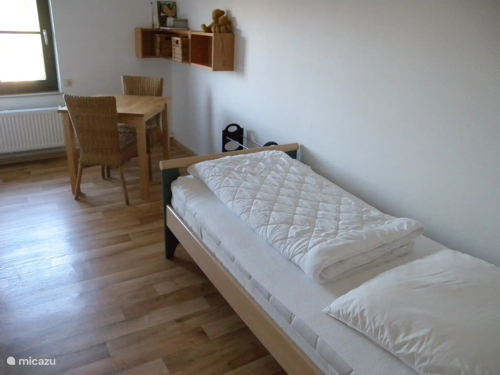 Bedroom with single bed