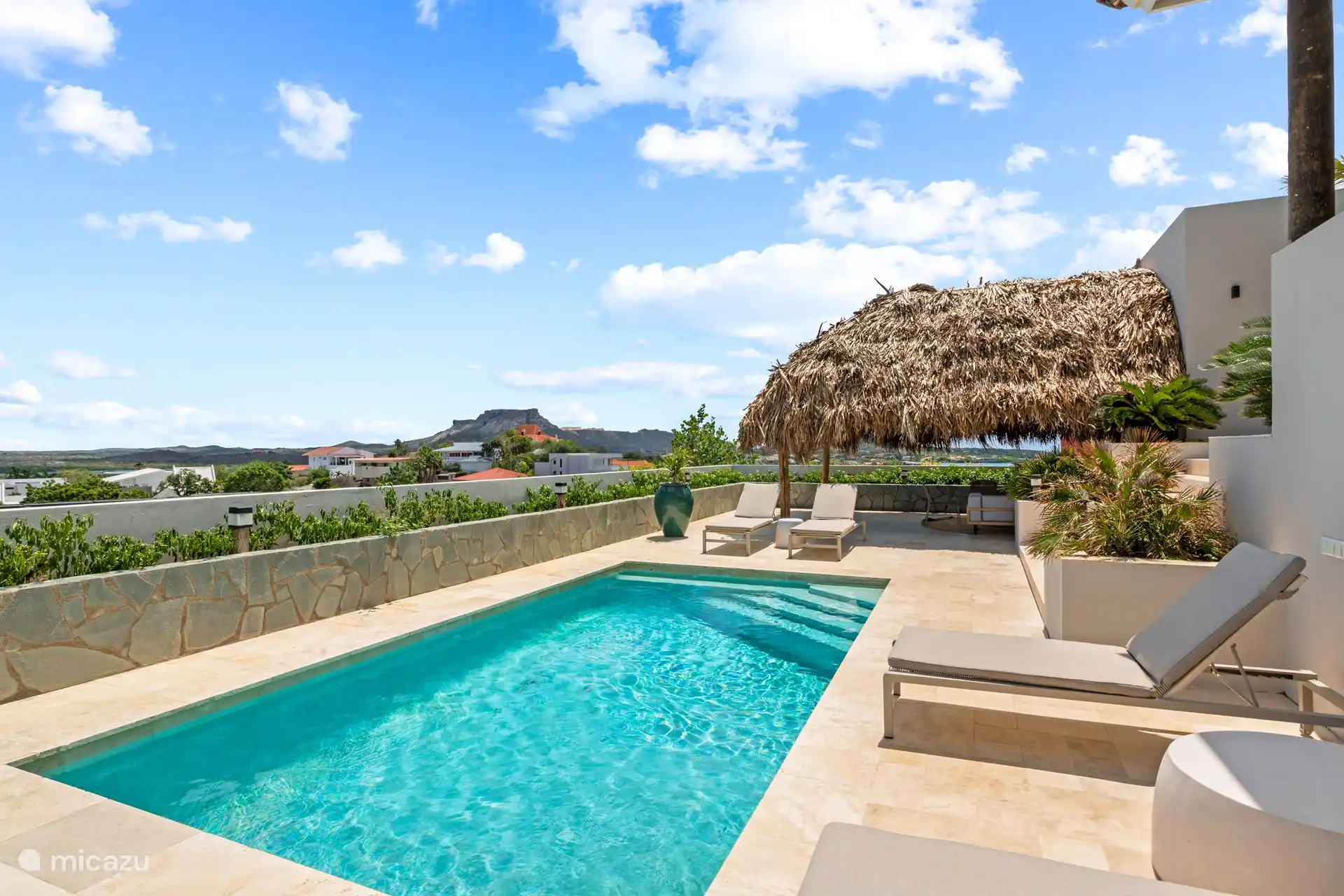 Zwembad met prachtig uitzicht