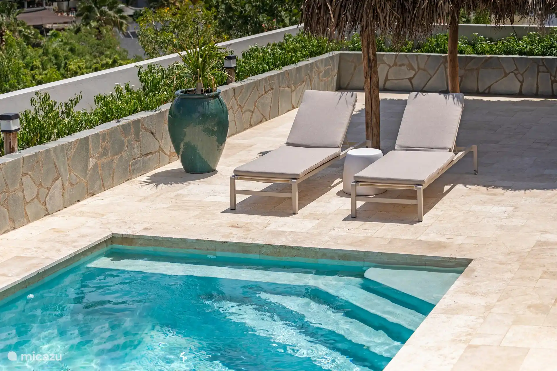 Genieten van de zon op deze heerlijke ligbedjes