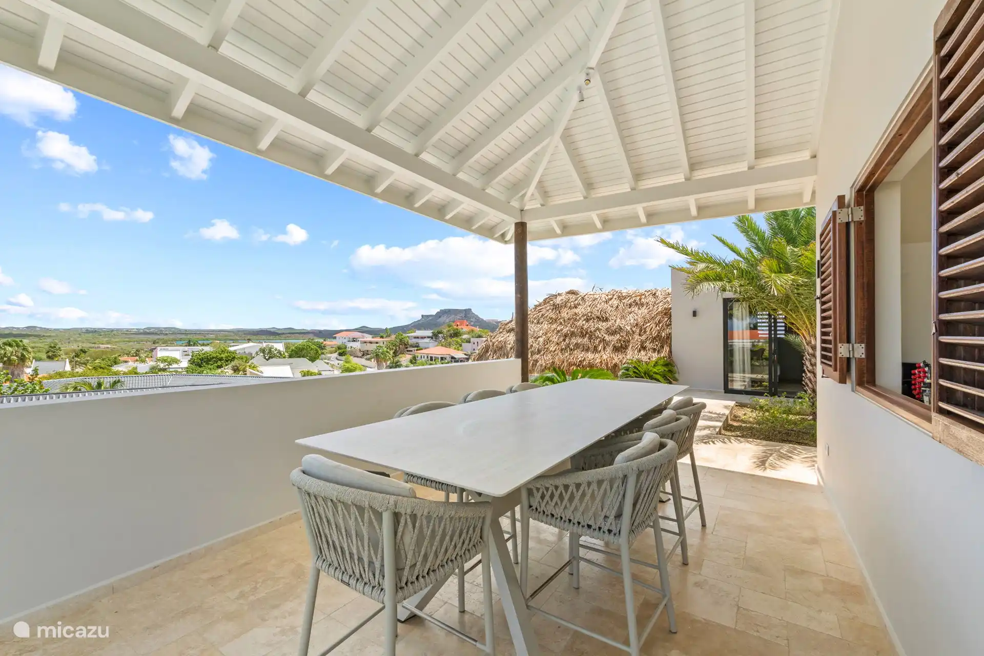 Eettafel met prachtig uitzicht