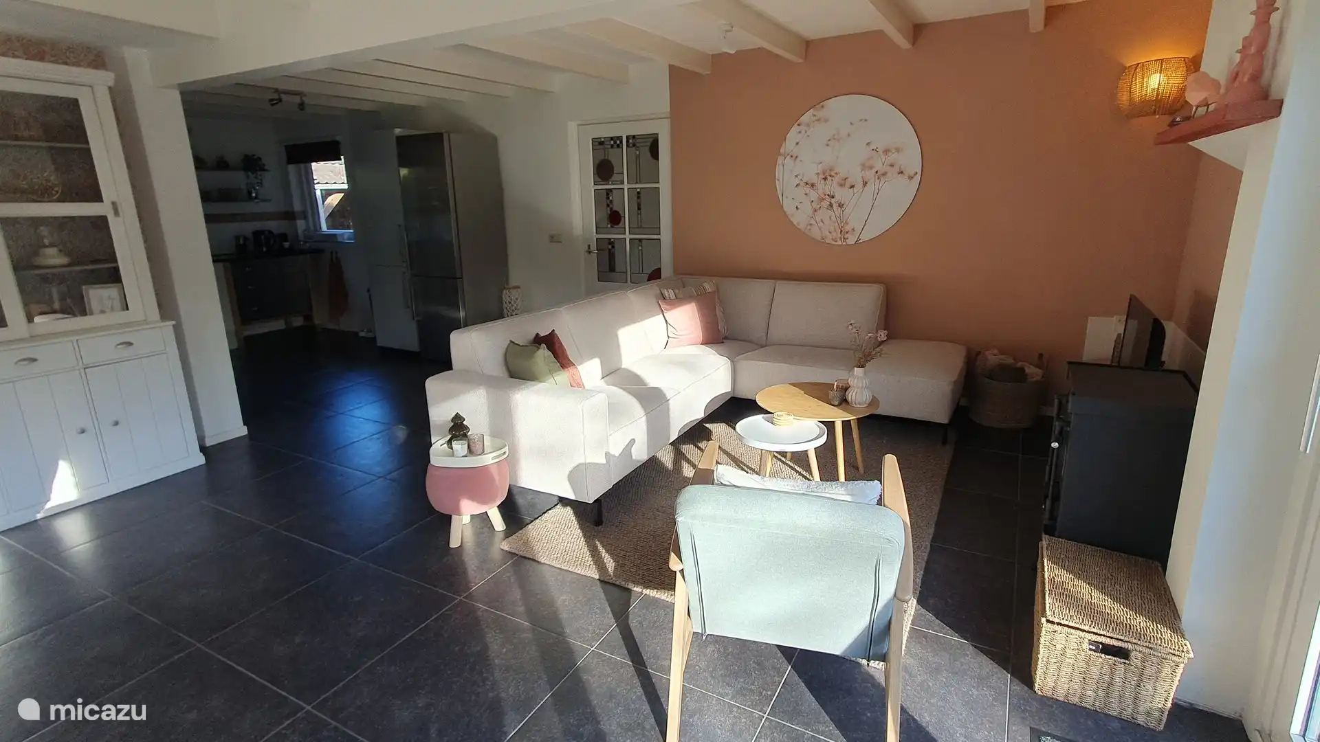 Gemütliche Sitzecke für 8 Personen.