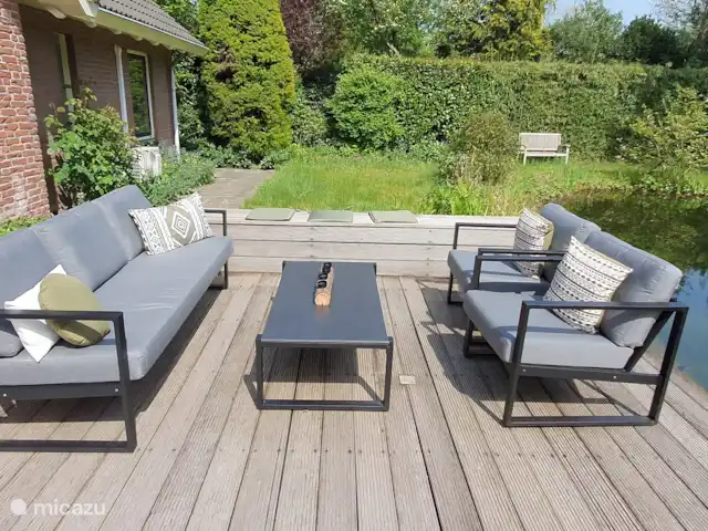 Chalet L’Oiseau Chanceux | Pays-Bas, Drenthe, Zorgvlied - maison de vacances Terrasse avec canapé lounge. Auvent disponible.