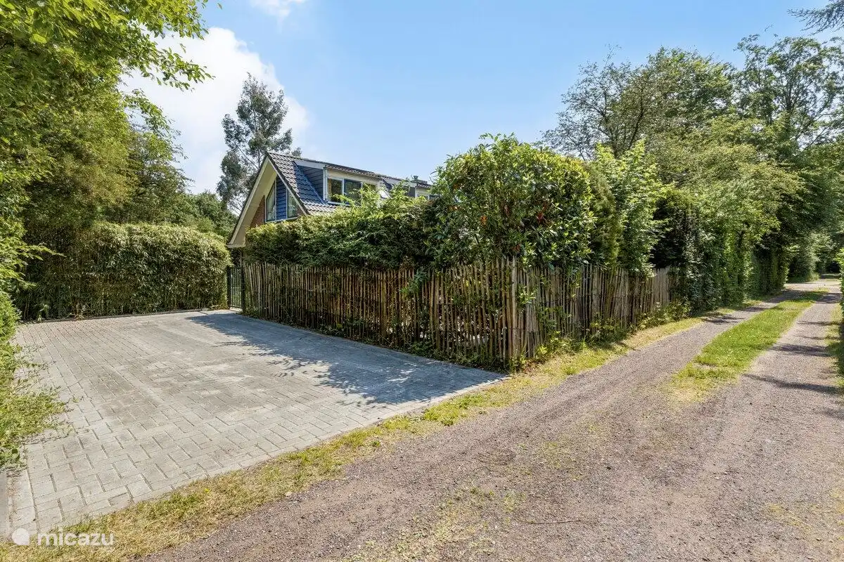 Parkplatz für 2 Autos