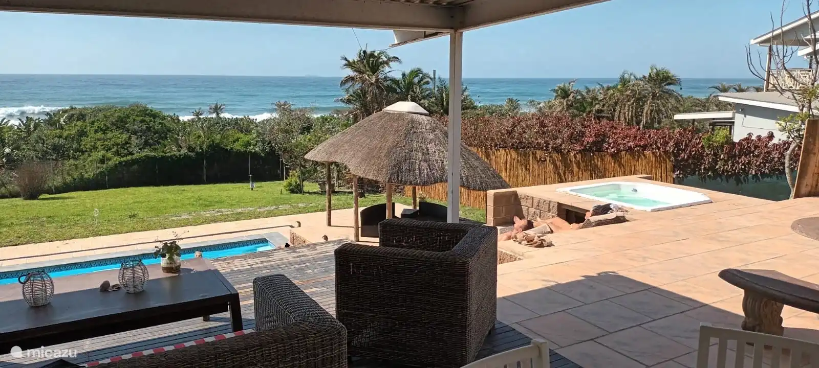 Die geräumige Lapa mit Gartenmöbeln für schöne Momente zu zweit