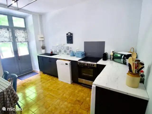 La cabaña de Desmaisons en Francia, Alta Viena, Limoges - casa rural / cabaña cocina