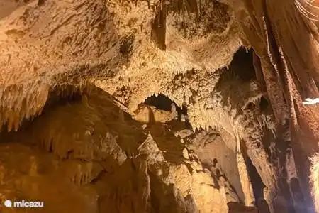 Grotte de Villars