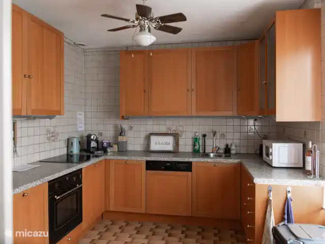 Maison Fame  huren in Frankrijk, Dordogne, Champagne-et-Fontaine - vakantiehuis Keuken ingericht voor 8 personen met oven, magnetron, vaatwassen, nespresso-apparaat