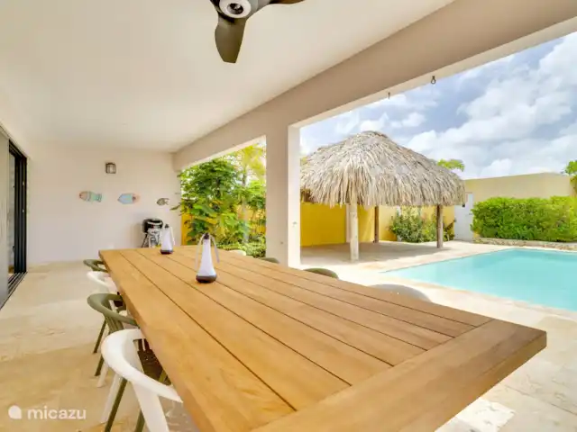 Nouvelle villa ! Villa Brosse | Bonaire, Bonaire, Kralendijk - villa Salle à manger sur le porche/terrasse et barbecue à gaz