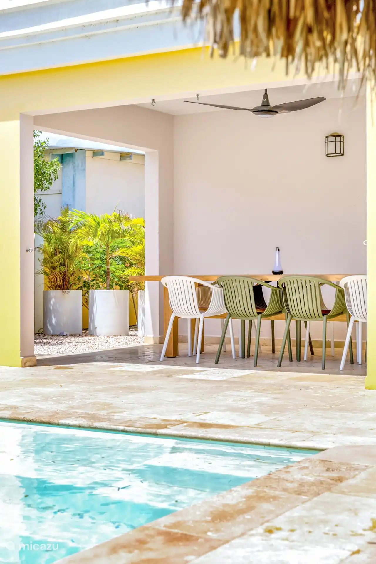Dining area on the porch/terrace