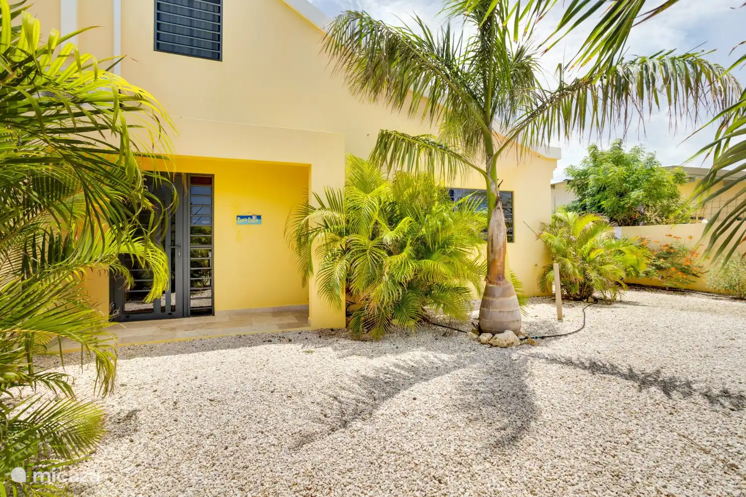 Entrance villa Brosse