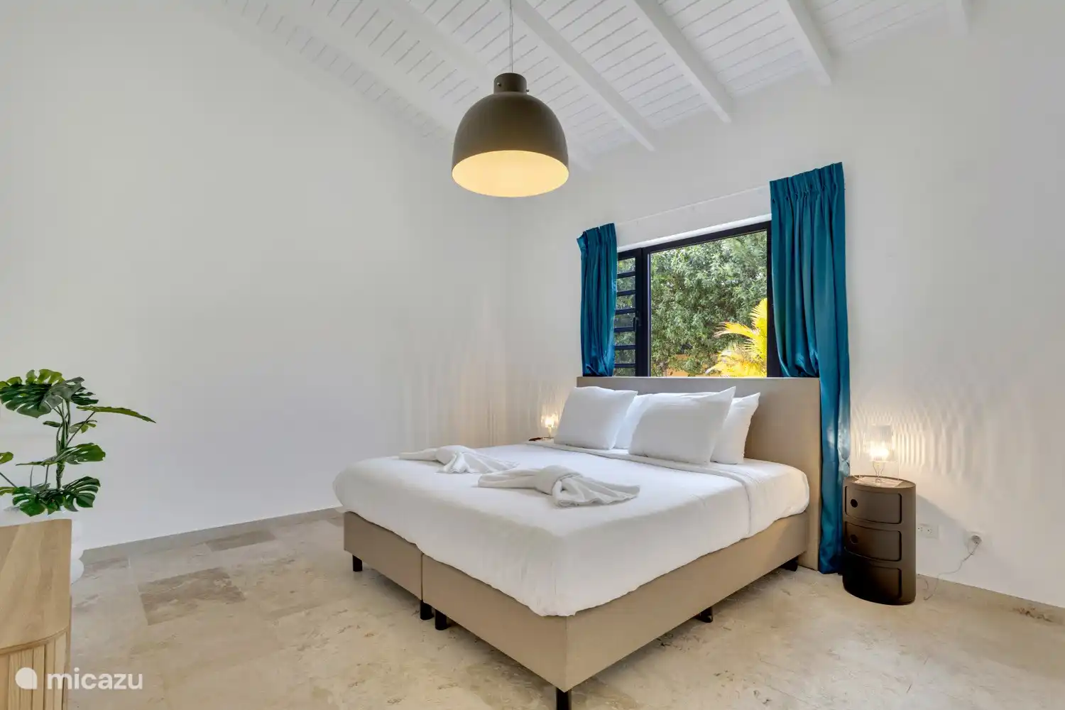 Master bedroom with a/c