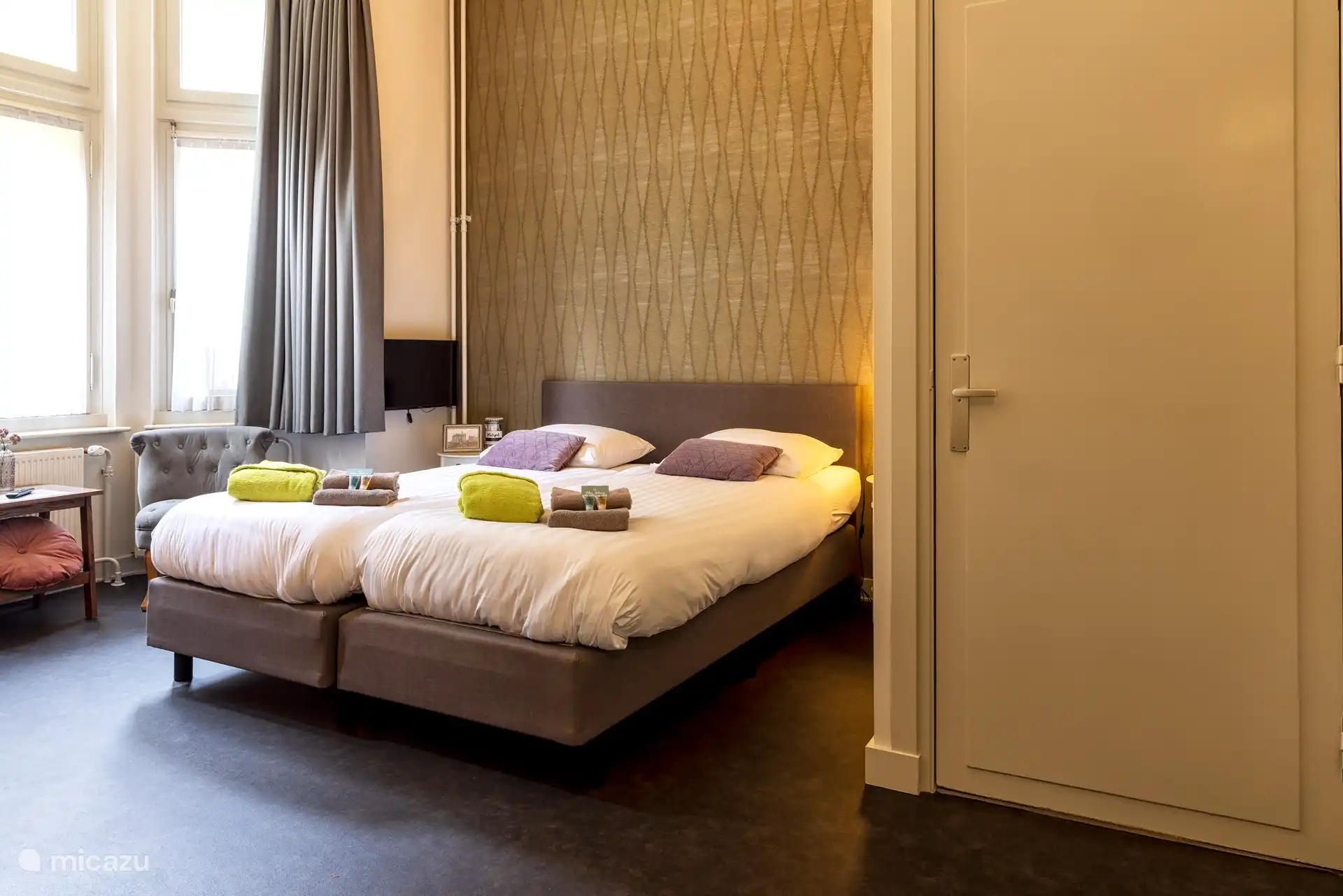 Dieses Schlafzimmer befindet sich im Erdgeschoss mit Dusche.