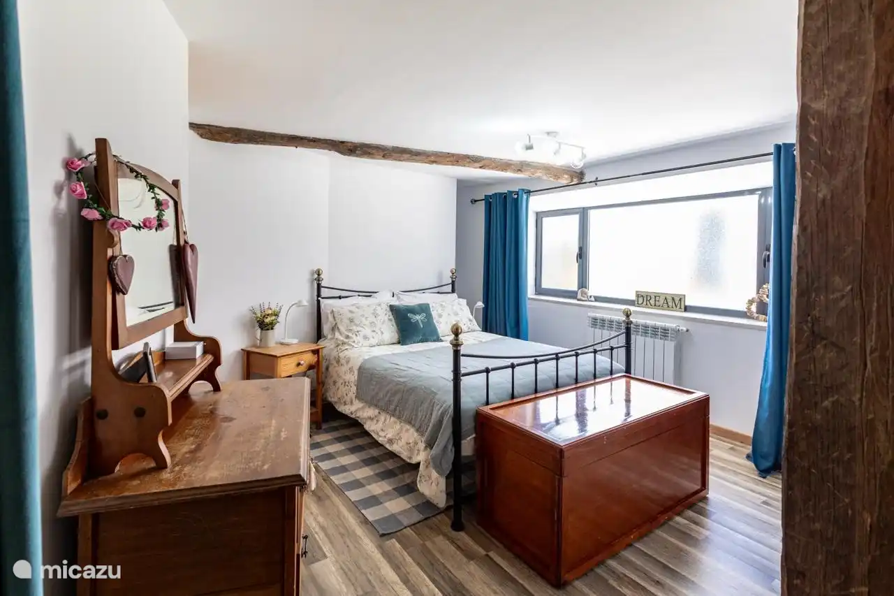 Bedroom with 2 person bath