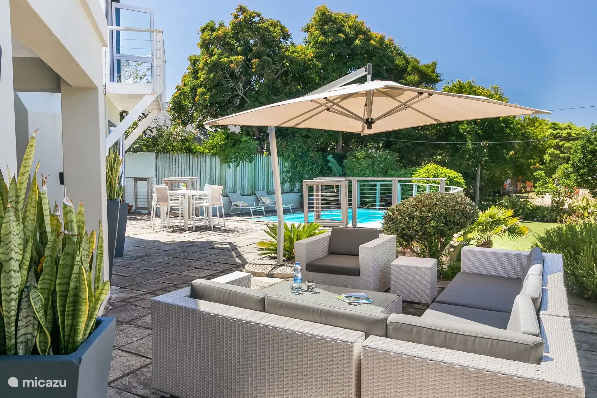 Lounge set by the pool