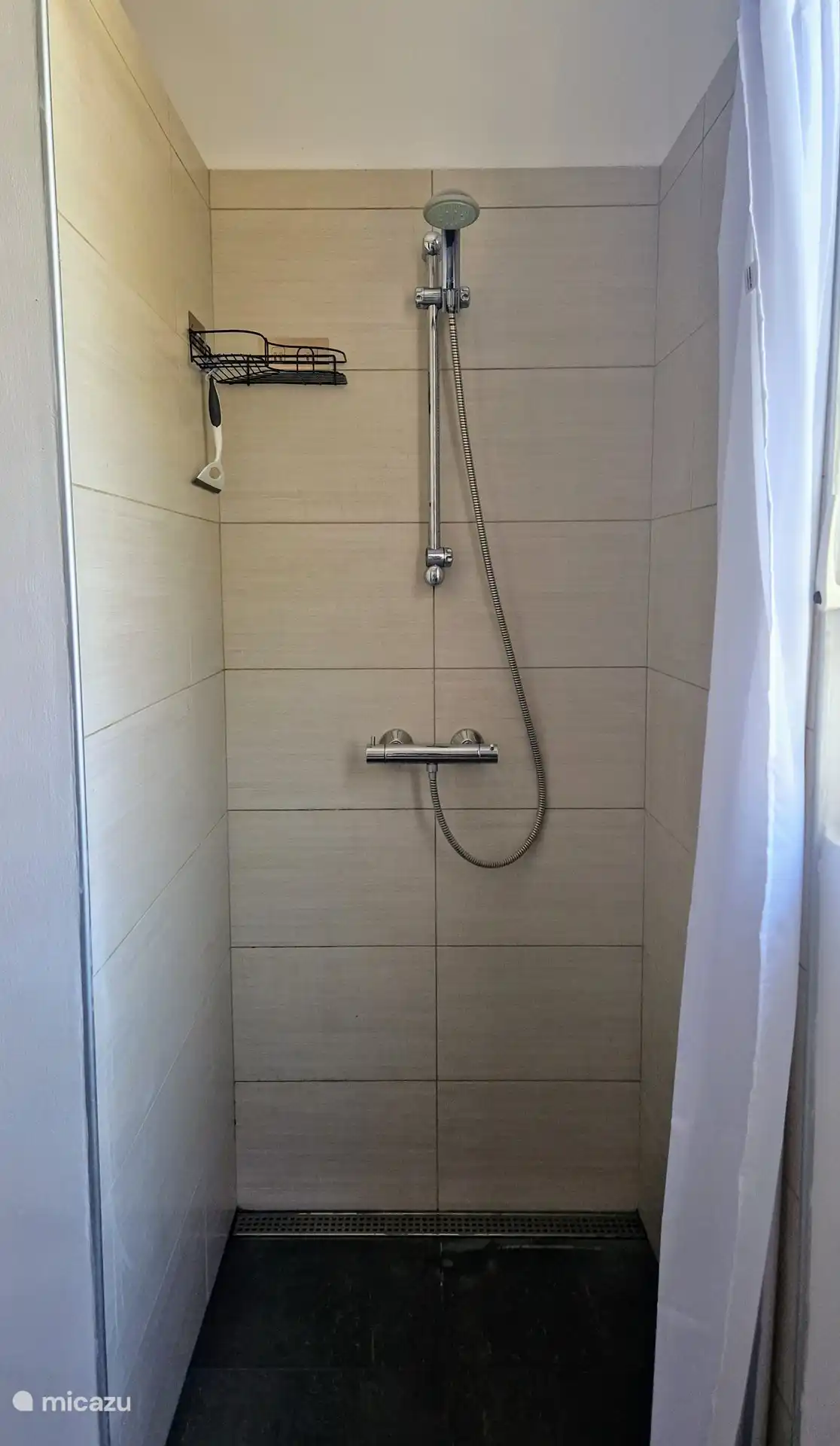 Dusche im Schlafzimmer