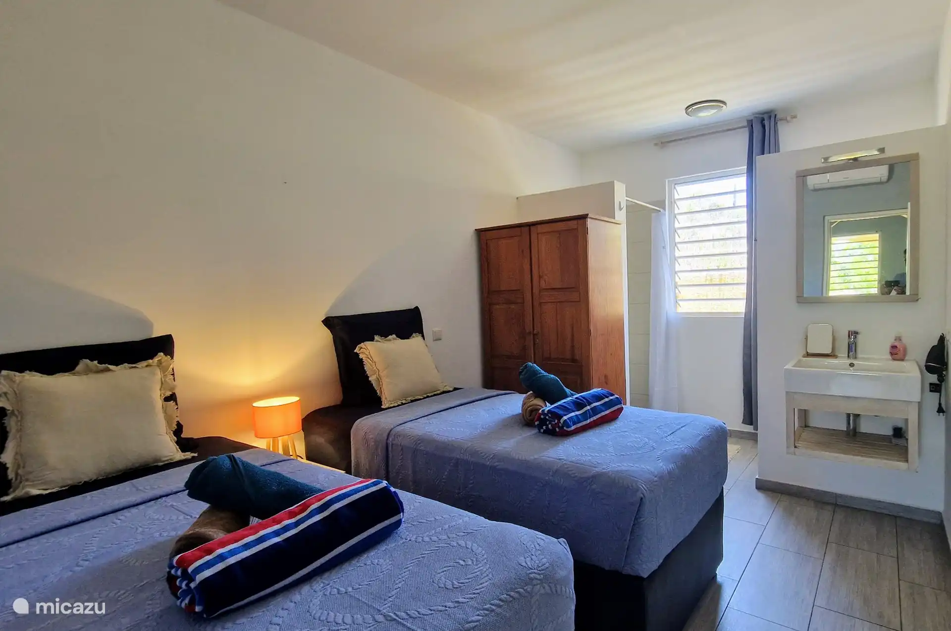 Schlafzimmer 2, Betten können natürlich auch zusammengeschoben werden