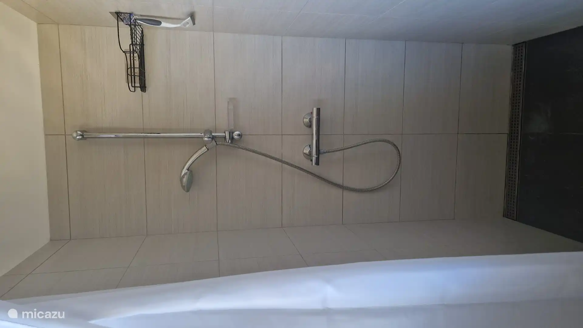 Dusche im Schlafzimmer