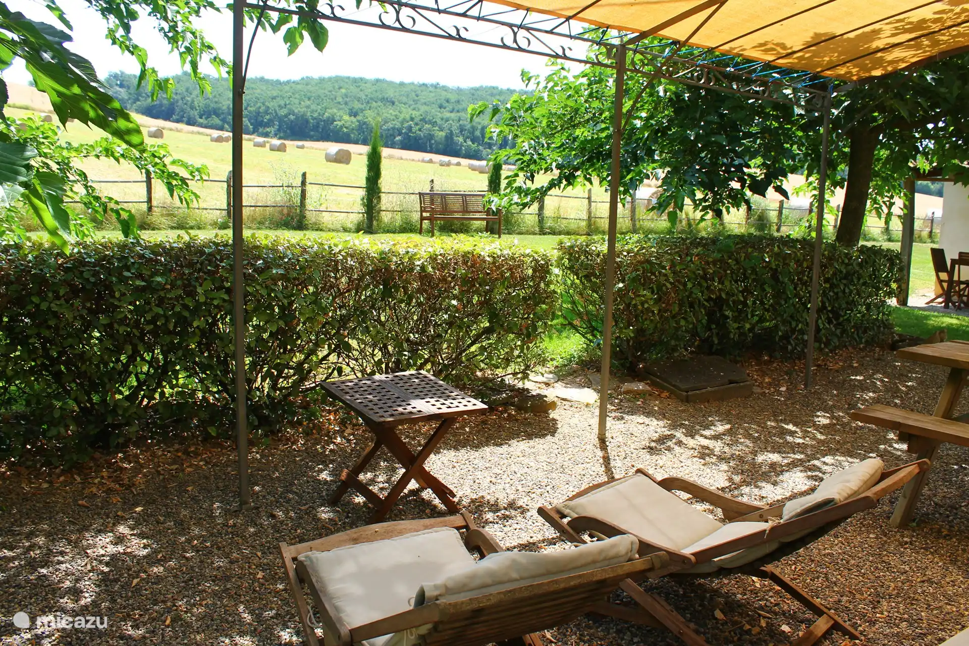 The view next to the pigeonnier.