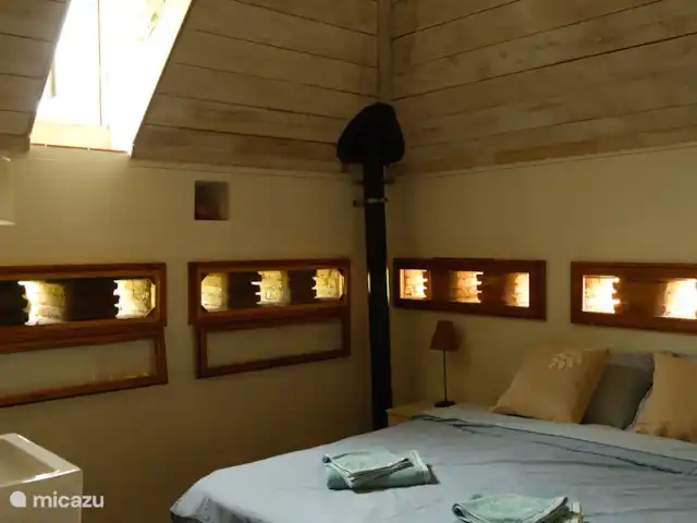 Le Pigeonnier de Migou en Francia, Tarn-et-Garonne, Larrazet - casa rural / cabaña Dormitorio con amplia cama para 2 personas.