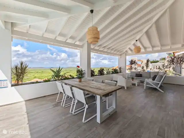 Villa Bista di Laman  en Curazao, Bandabou (oeste), Fontein - villa Esta villa en Villapark Fontein se encuentra a una altura de 75 metros, contra la montaña, por lo que siempre tiene la seguridad de una vista fenomenal sobre Curazao y el océano.