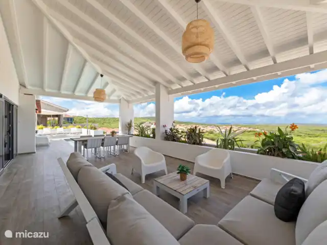 Villa Bista di Laman  en Curazao, Bandabou (oeste), Fontein - villa Esta villa en Villapark Fontein se encuentra a una altura de 75 metros, contra la montaña, por lo que siempre tiene la seguridad de una vista fenomenal sobre Curazao y el océano.