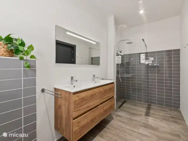 Villa Bista di Laman  en Curazao, Bandabou (oeste), Fontein - villa Cuarto de baño con ducha y WC