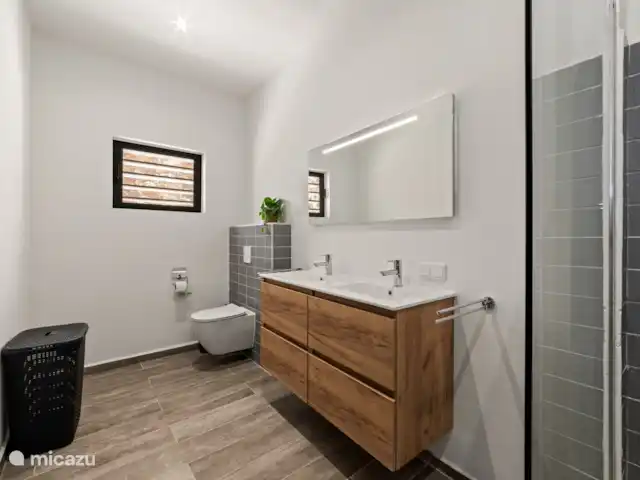 Villa Bista di Laman  en Curazao, Bandabou (oeste), Fontein - villa Cuarto de baño con ducha y WC