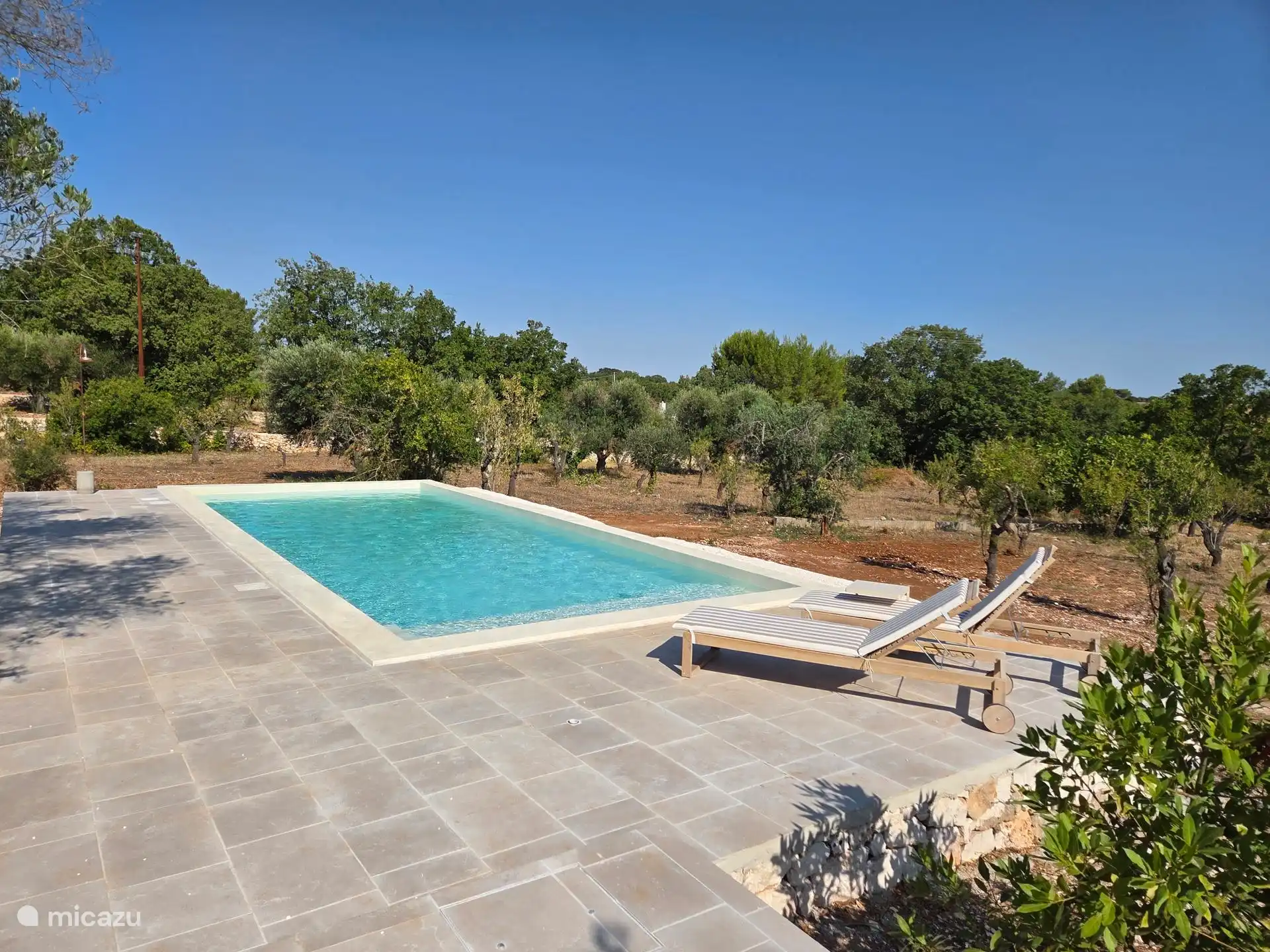 Das Salzwasser-Schwimmbad. 10 x 4 Meter. 