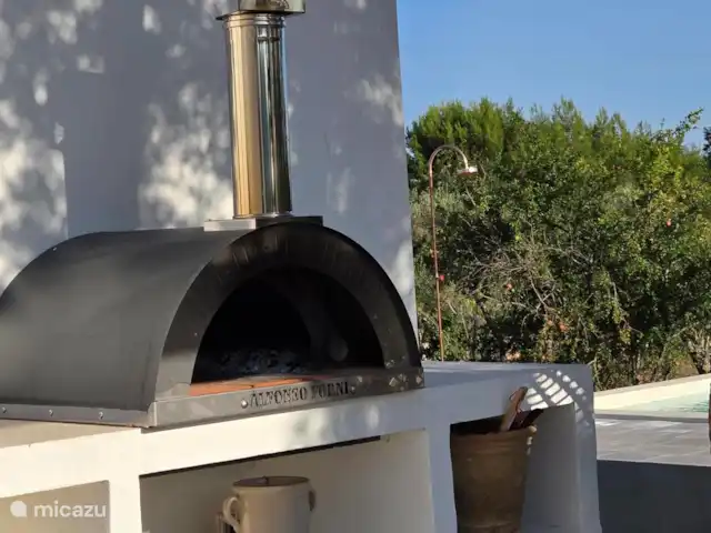 Lamia à Ostuni - Pouilles | Italie, Pouilles (Puglia), Ostuni - maison de vacances Le four à pizza au feu de bois