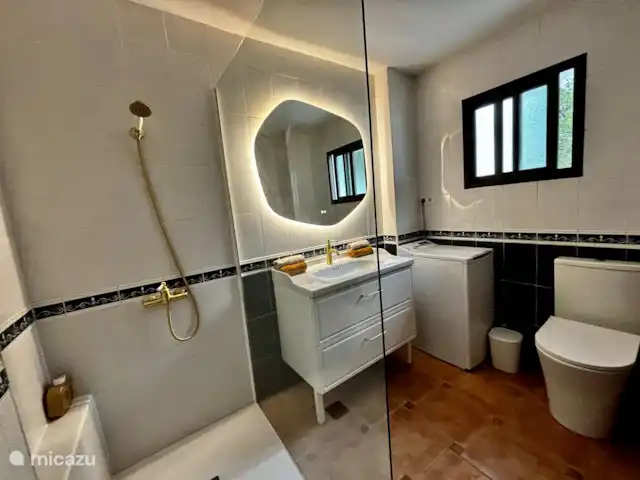Villa Azahar en España, Valencia, Castellón - villa Cuarto de baño con lavadora