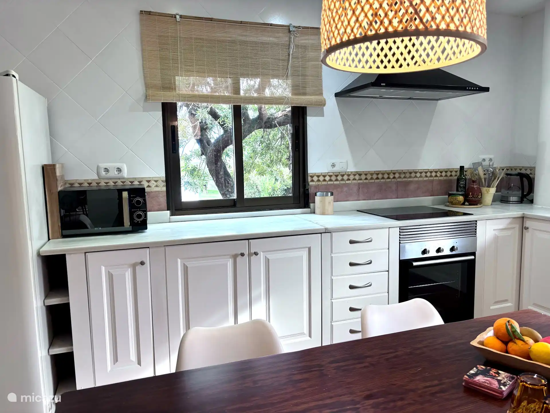 Große Kühl-Gefrierkombination mit viel Stauraum